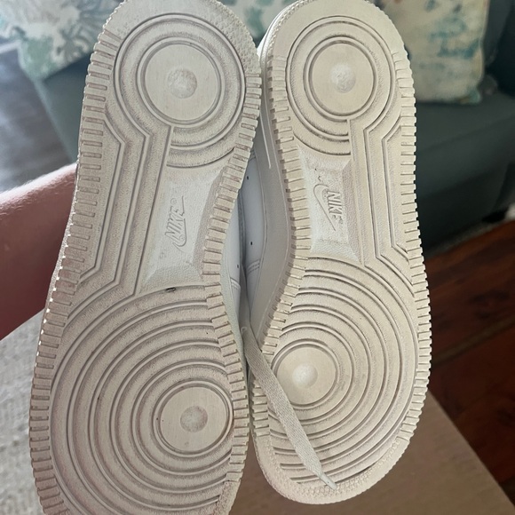 Nike Air Force 1 MENS size 8. Excellent Used Condition - Picture 3 of 3